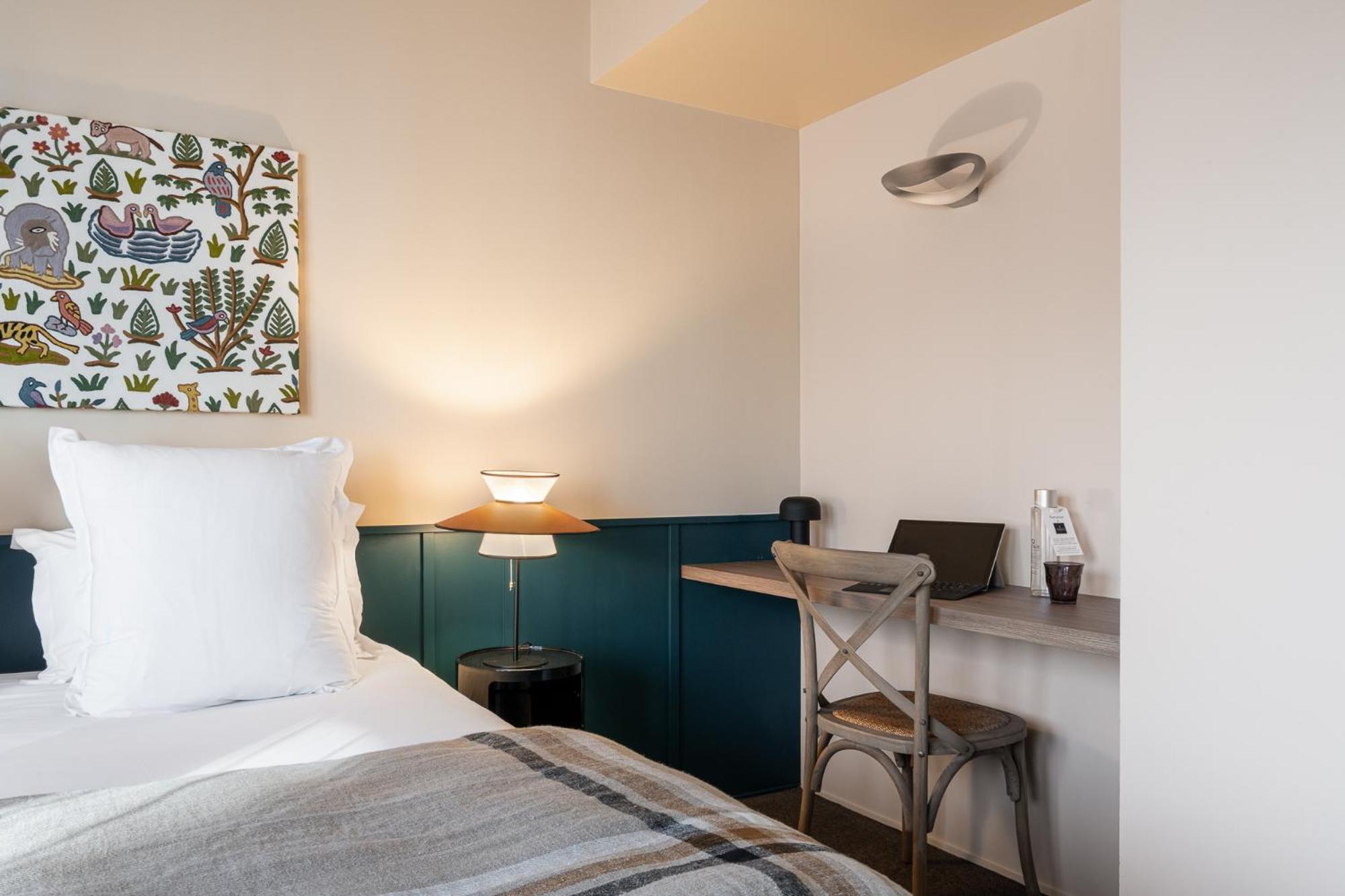 Hotel L'adresse 4*